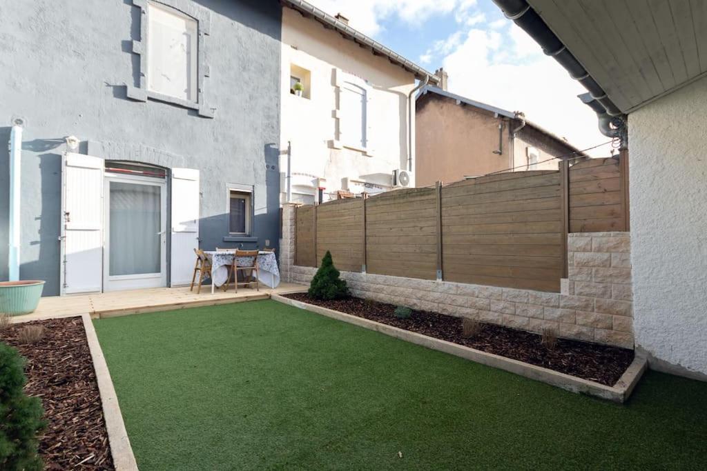 Le Graphite Apartamento Auboue Exterior foto